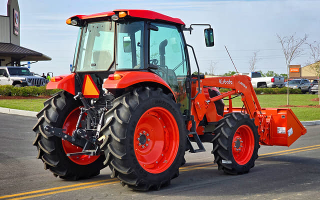Image of Kubota M7060 equipment image 2