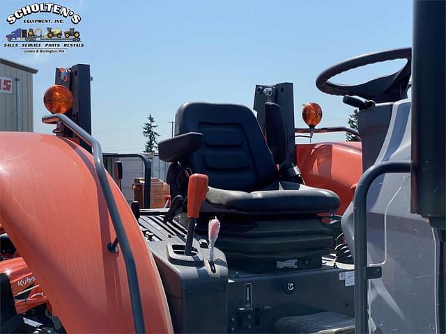 Image of Kubota M6H-101 equipment image 3