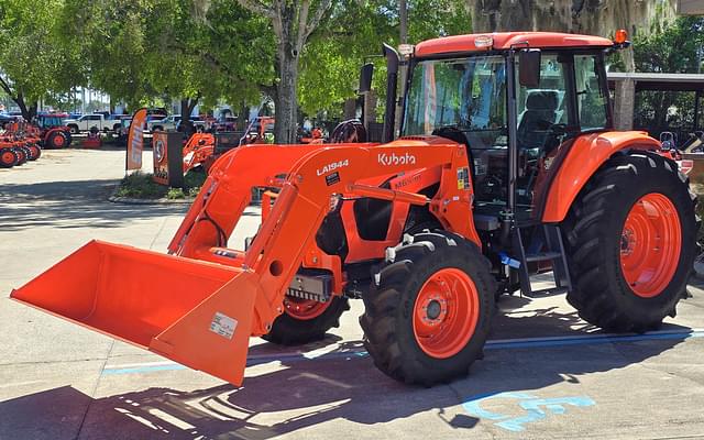 Image of Kubota M6S-111 equipment image 2