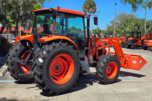 Image of Kubota M6S-111SHDC equipment image 4