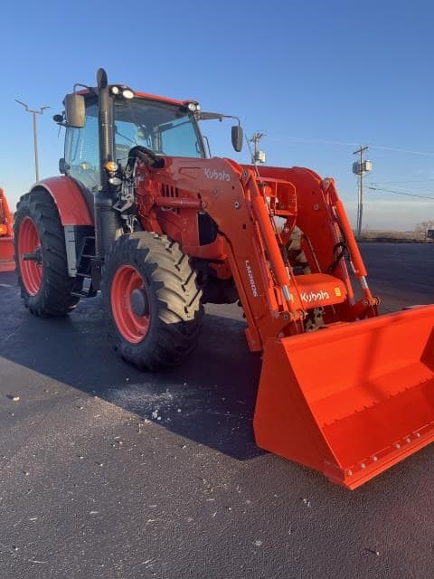 Image of Kubota M7.134 Deluxe Image 1