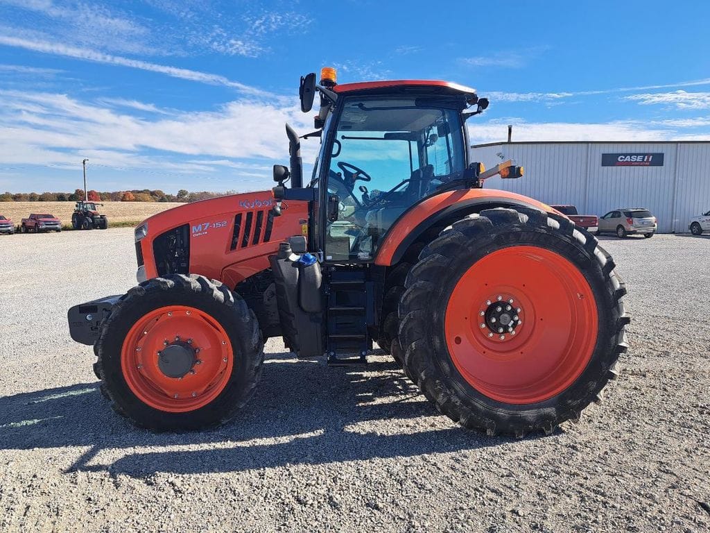 2024 Kubota M7.152 Deluxe Equipment Image0