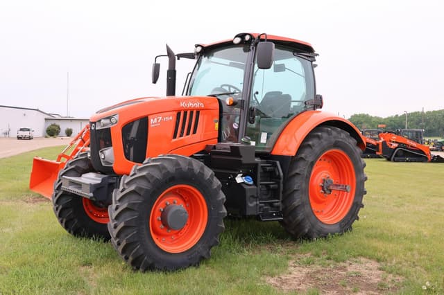 Image of Kubota M7.154 Deluxe equipment image 2