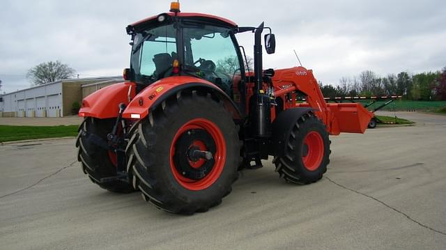 Image of Kubota M7.154 Deluxe equipment image 3
