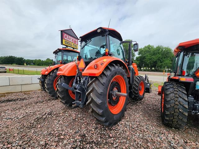 Image of Kubota M7.174 Deluxe equipment image 3