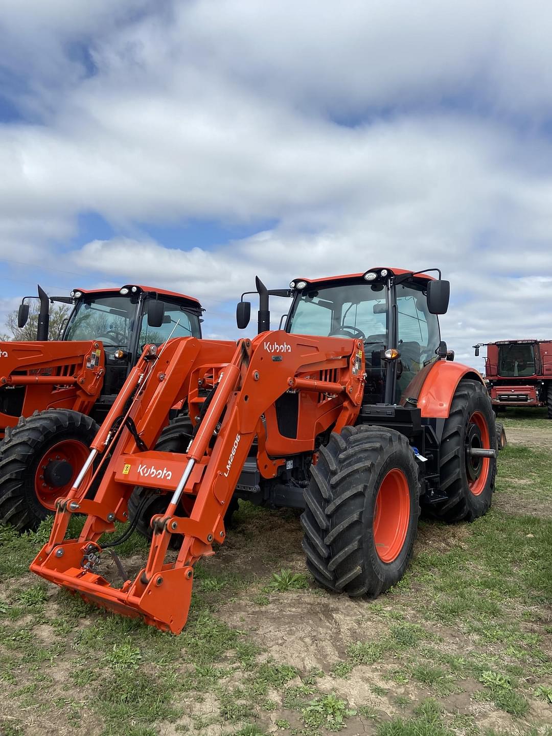 Image of Kubota M7.174 Deluxe Image 0