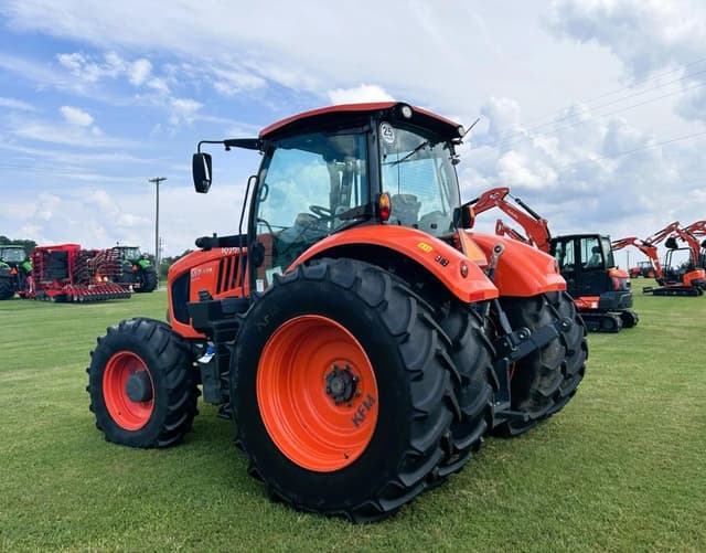 Image of Kubota M7.174 Deluxe equipment image 1