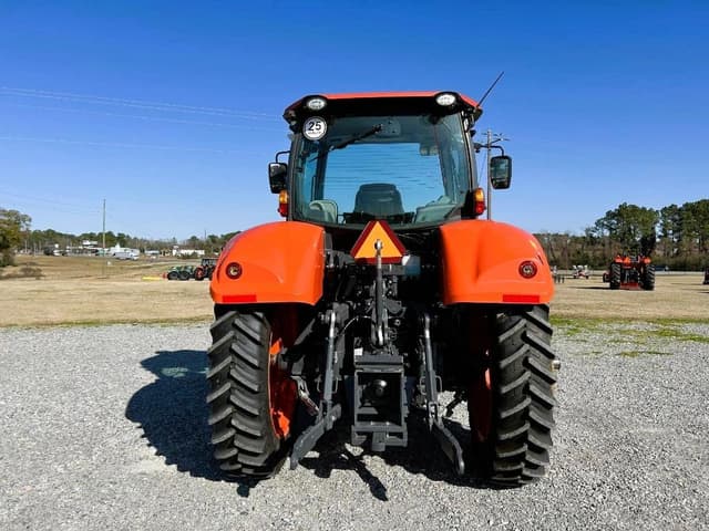Image of Kubota M7.174 Deluxe equipment image 3