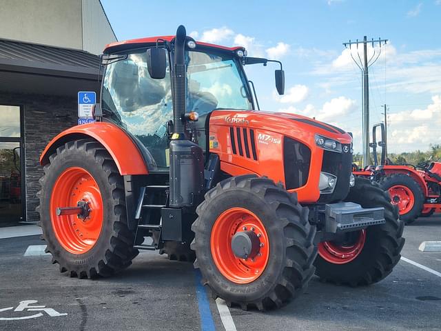 Image of Kubota M7-154 Deluxe equipment image 1