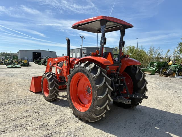 Image of Kubota M7060 equipment image 2