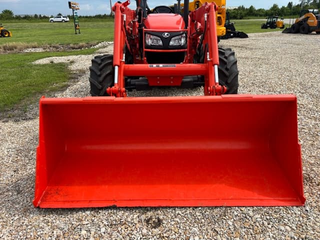 Image of Kubota M7060D equipment image 1