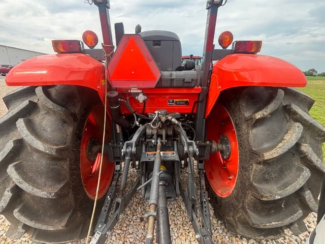 Image of Kubota M7060D equipment image 4