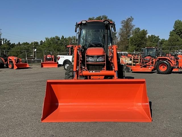 Image of Kubota M7060HDC Image 1