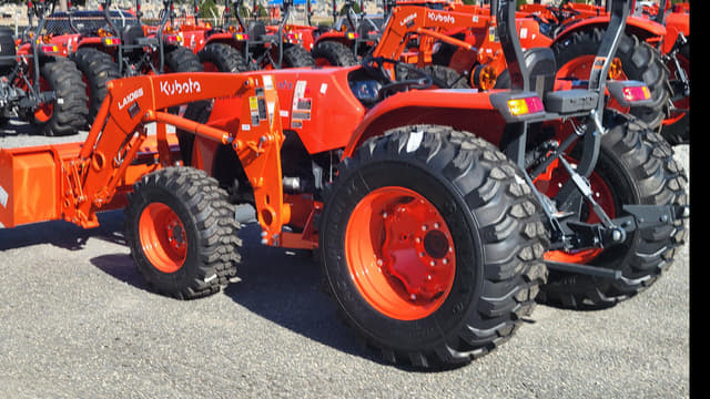 Image of Kubota MX5400HST equipment image 2
