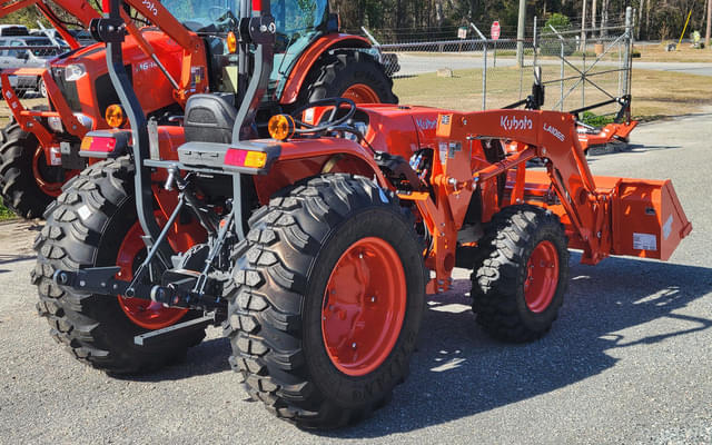 Image of Kubota MX5400HST equipment image 3