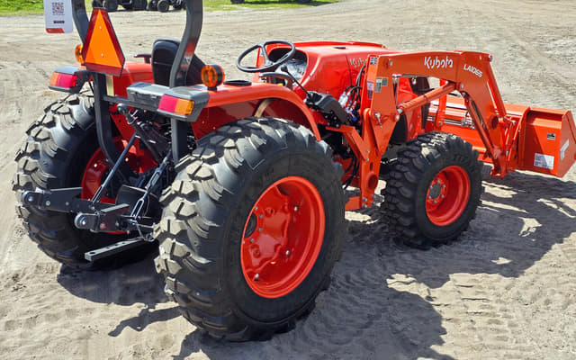 Image of Kubota MX5400 equipment image 2