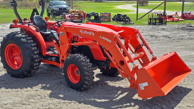 Image of Kubota MX5400 equipment image 3