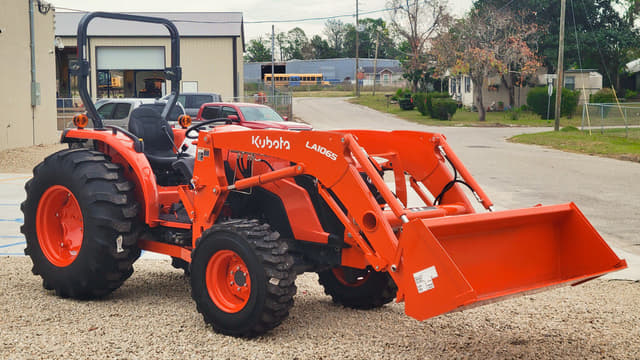 Image of Kubota MX5400 equipment image 2
