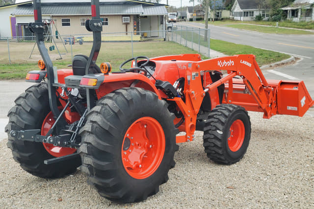 Image of Kubota MX5400 equipment image 3