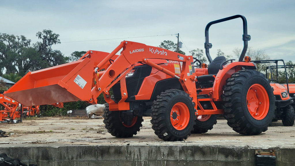 2026 Kubota MX5400HST Equipment Image0