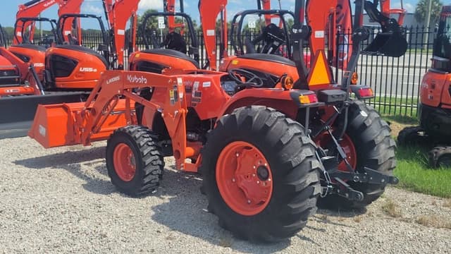 Image of Kubota MX5400HST equipment image 3