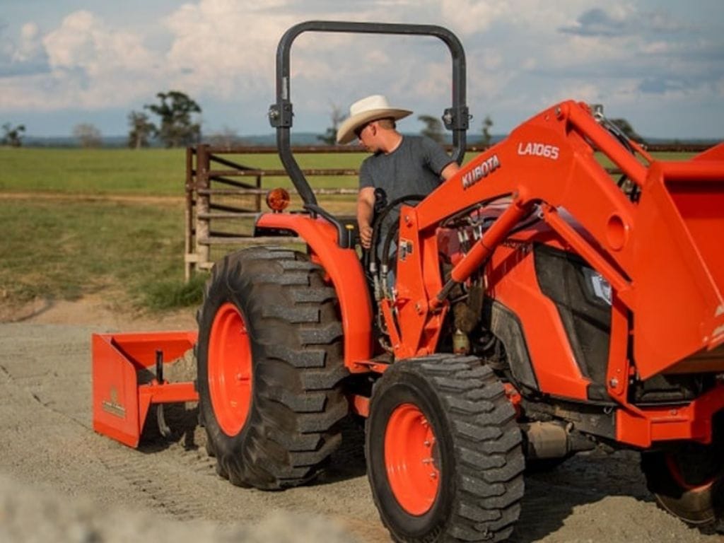 Main image Kubota MX5400