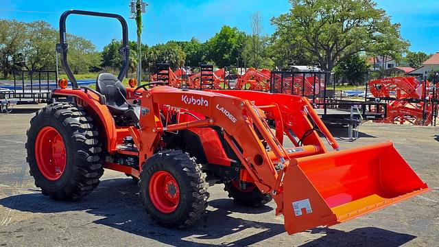 Image of Kubota MX5400 equipment image 2