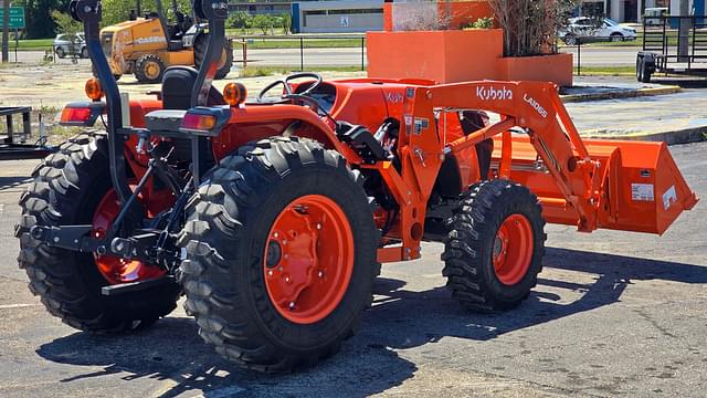 Image of Kubota MX5400 equipment image 3