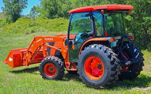 Image of Kubota MX5400 equipment image 2