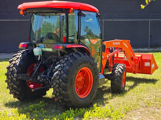 Image of Kubota MX5400 equipment image 3