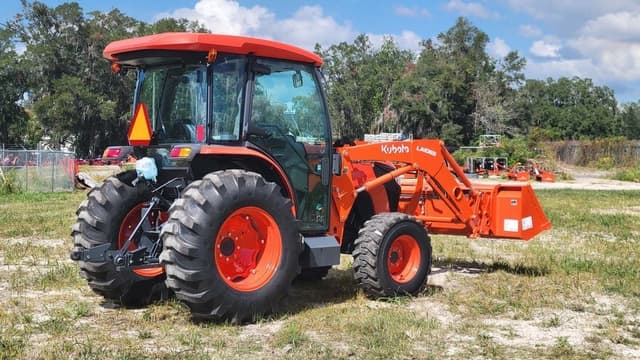 Image of Kubota MX5400HST equipment image 4