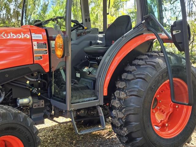 Image of Kubota MX5400 equipment image 4