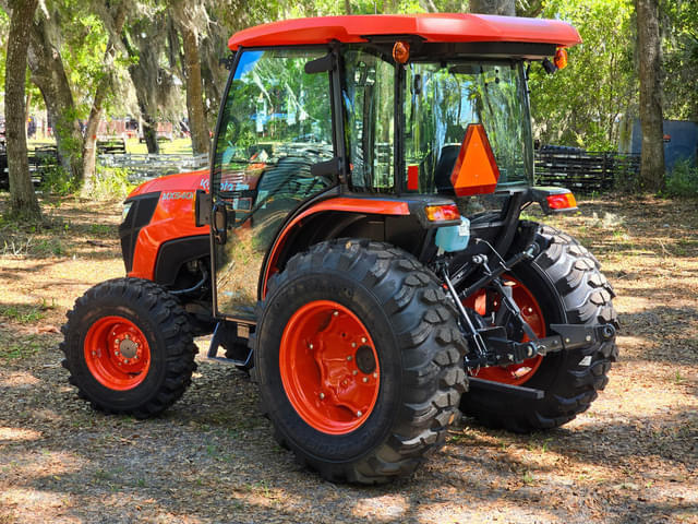 Image of Kubota MX5400 equipment image 2
