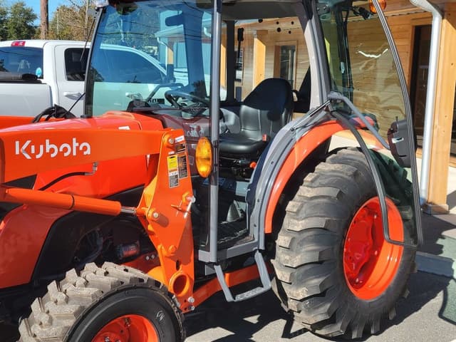 Image of Kubota MX5400HST equipment image 4