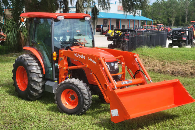 Image of Kubota MX5400HST equipment image 3