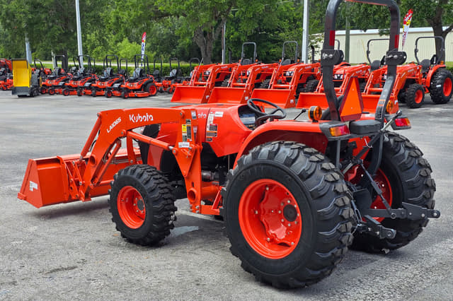 Image of Kubota MX5400 equipment image 3