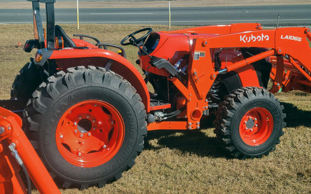 Image of Kubota MX6000HST equipment image 2