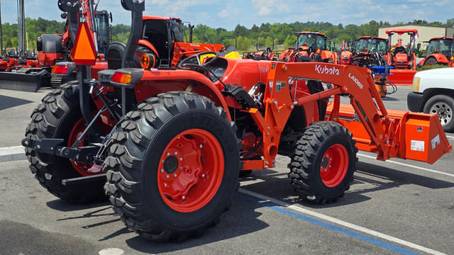 Image of Kubota MX6000 equipment image 4