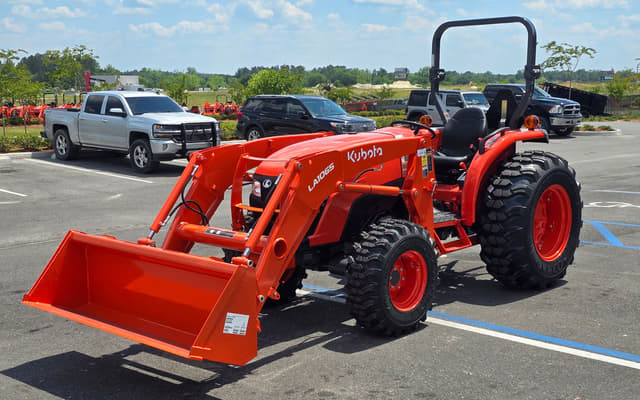 Image of Kubota MX6000 equipment image 2
