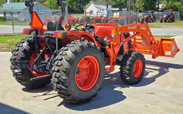 Image of Kubota MX6000HST equipment image 2