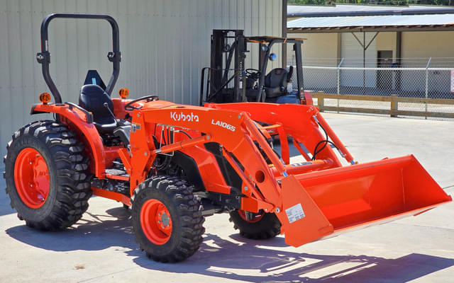 Image of Kubota MX6000HST equipment image 1