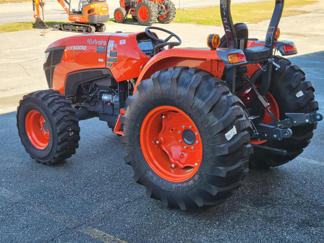 Image of Kubota MX6000HST equipment image 3