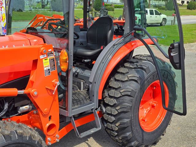 Image of Kubota MX6000 equipment image 4