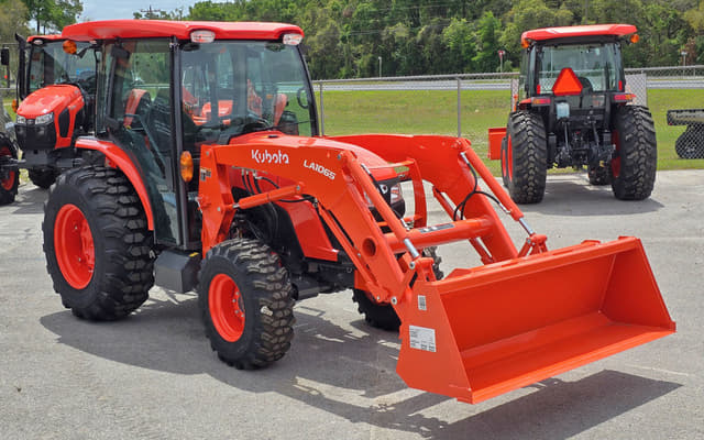 Image of Kubota MX6000 equipment image 1