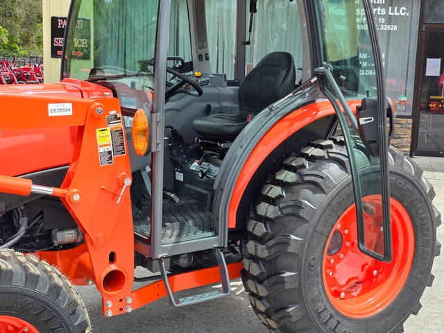 Image of Kubota MX6000 equipment image 4