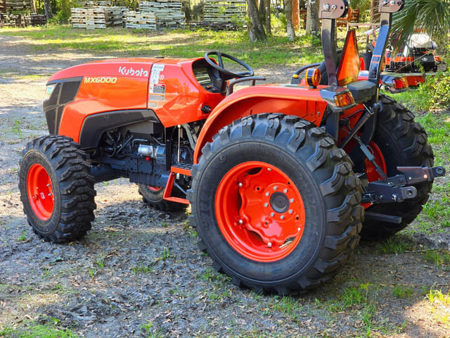 Image of Kubota MX6000 equipment image 3