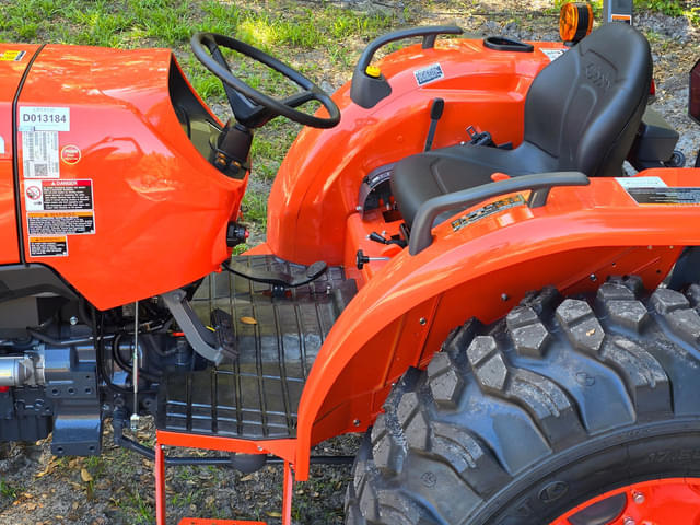 Image of Kubota MX6000 equipment image 4