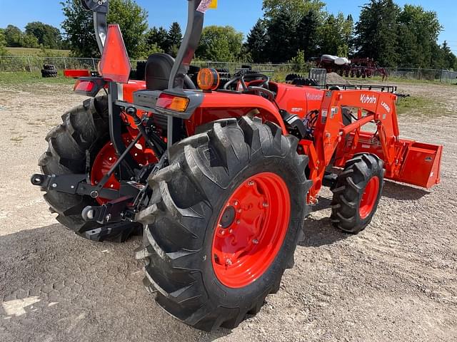 Image of Kubota MX5400 equipment image 2