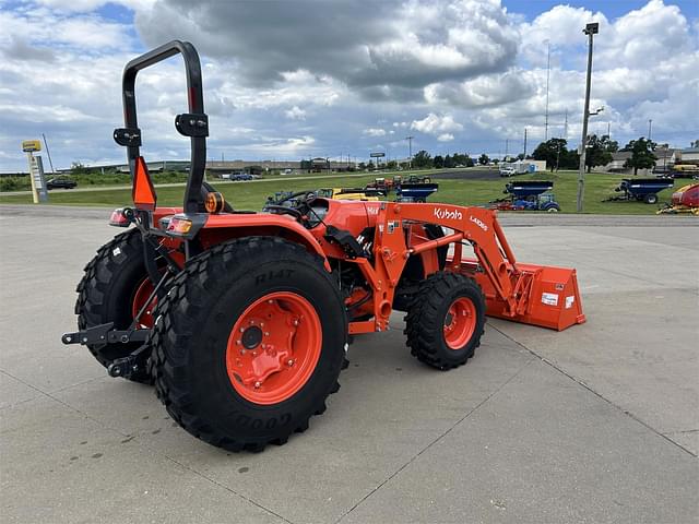 Image of Kubota MX5400 equipment image 4