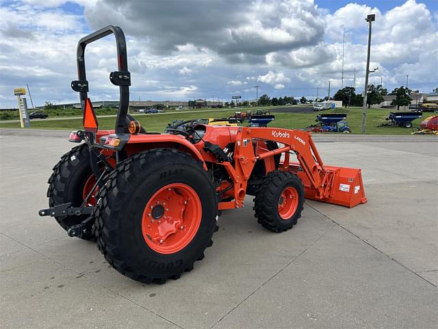 Image of Kubota MX5400 equipment image 4